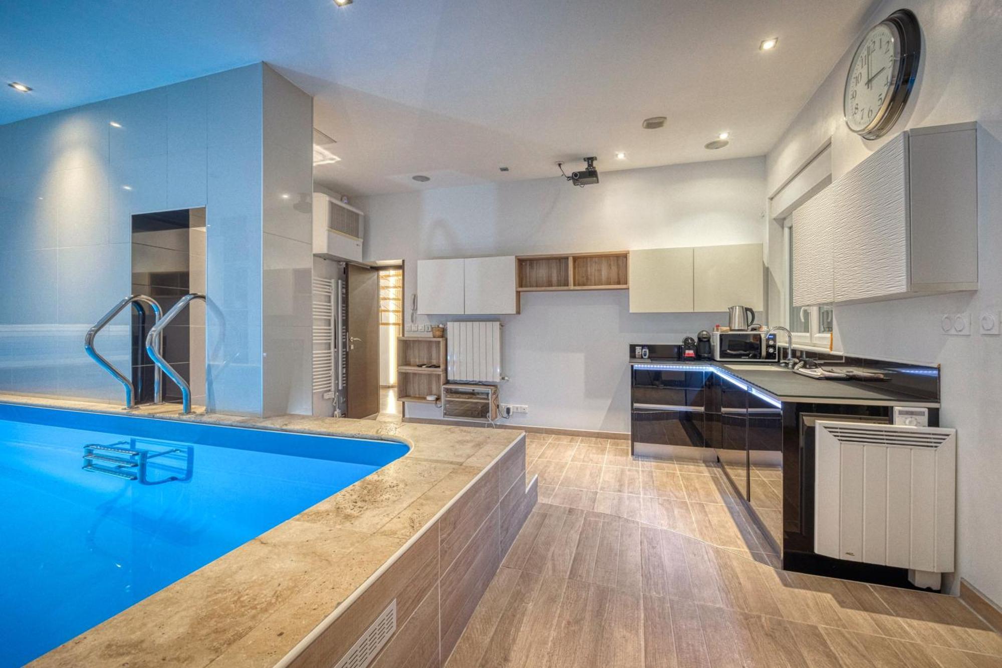 La Villa - Piscine / Karaoke / Jeux Fontaine  Ngoại thất bức ảnh